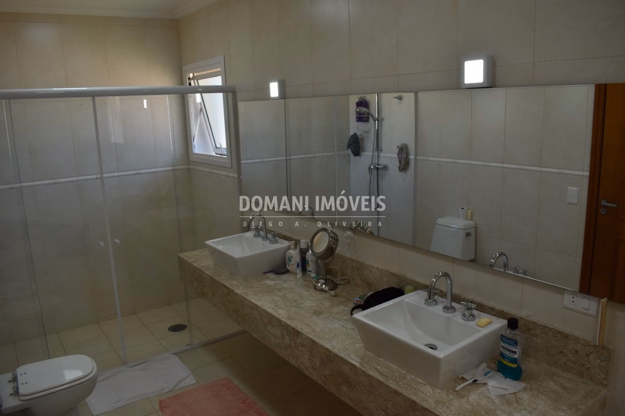 Casa de 1.590 m² em Campos do Jordão, SP