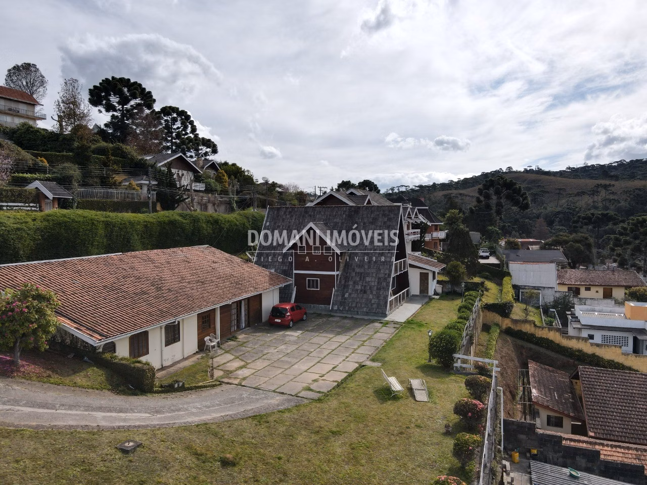Casa de 1.160 m² em Campos do Jordão, SP