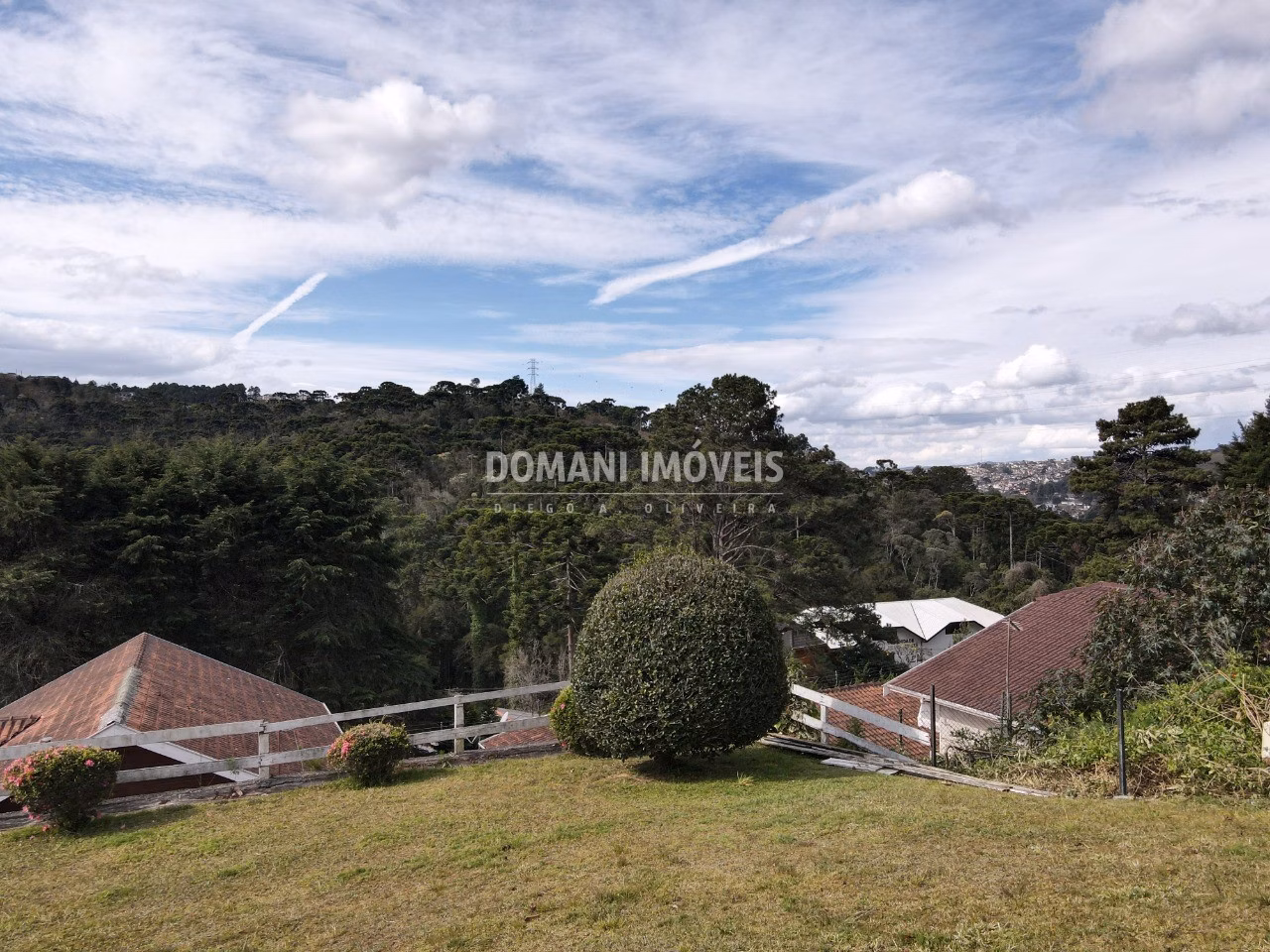 Casa de 1.160 m² em Campos do Jordão, SP