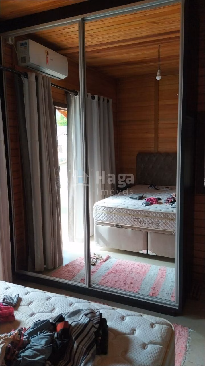 Casa de 352 m² em Guabiruba, SC