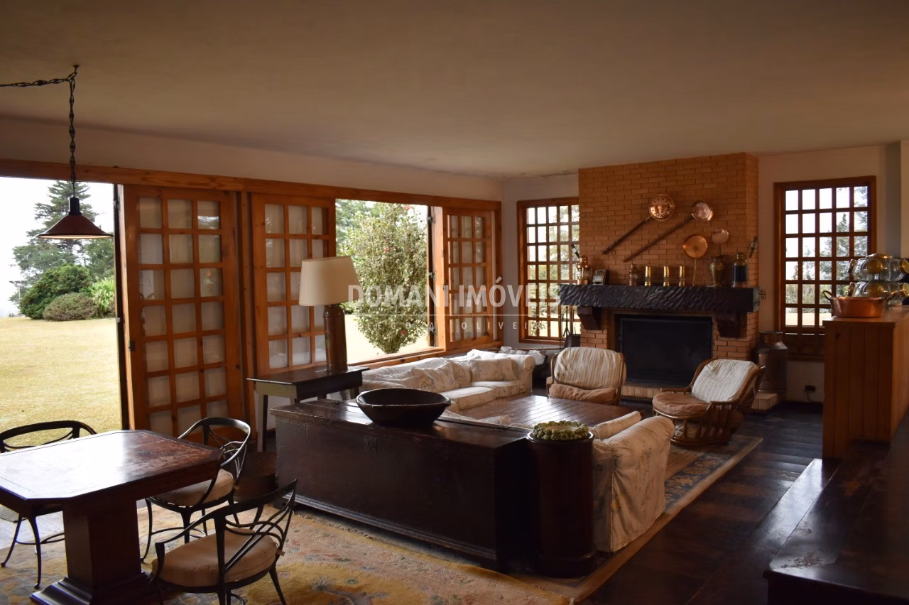 Casa de 8.430 m² em Campos do Jordão, SP