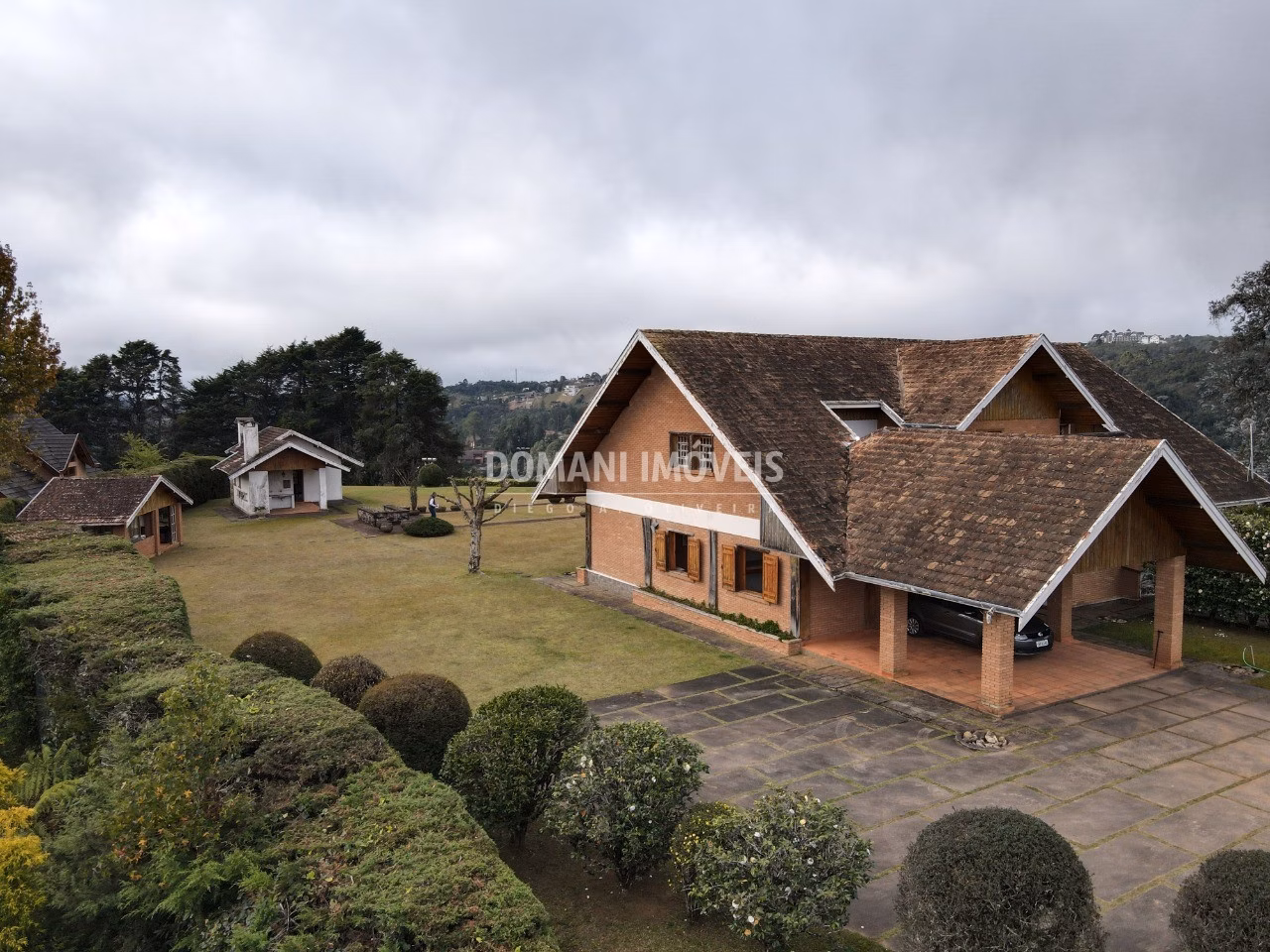 Casa de 8.430 m² em Campos do Jordão, SP