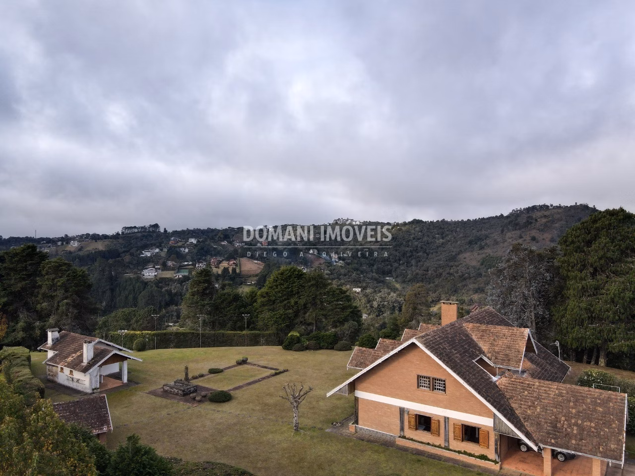 Casa de 8.430 m² em Campos do Jordão, SP