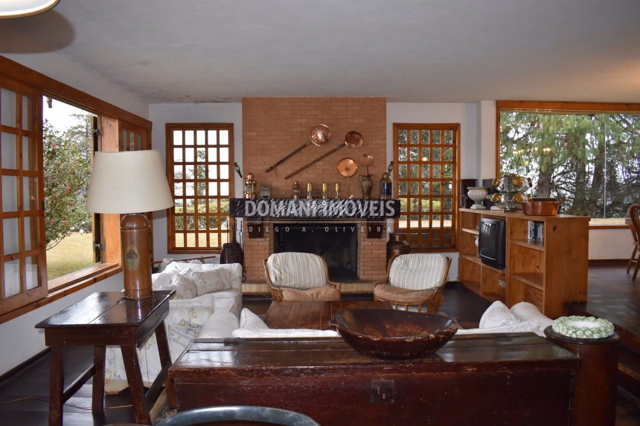Casa de 8.430 m² em Campos do Jordão, SP