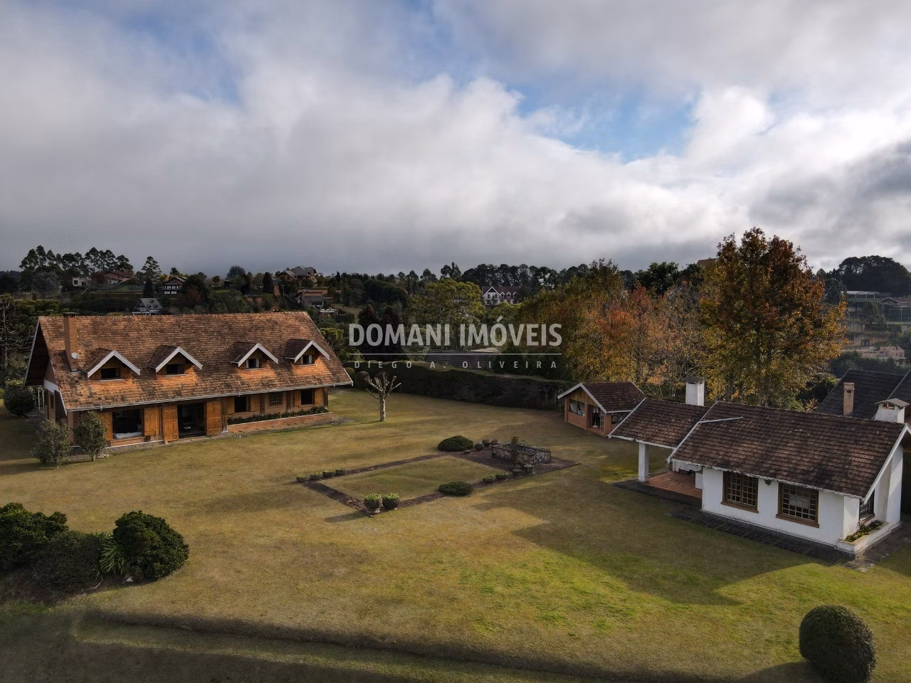 Casa de 8.430 m² em Campos do Jordão, SP