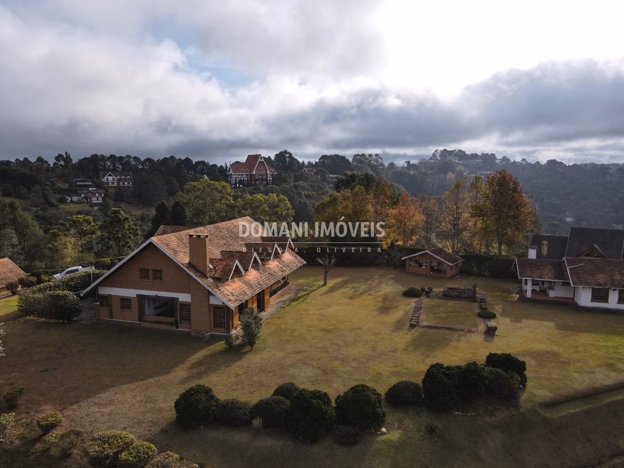 Casa de 8.430 m² em Campos do Jordão, SP