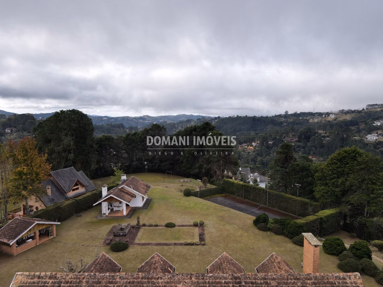 Casa de 8.430 m² em Campos do Jordão, SP