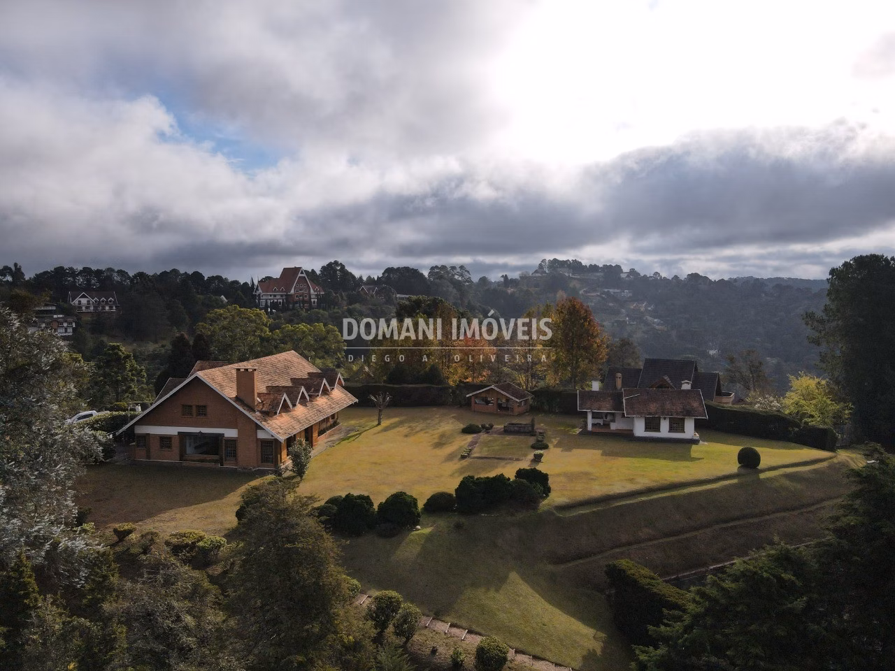 Casa de 8.430 m² em Campos do Jordão, SP