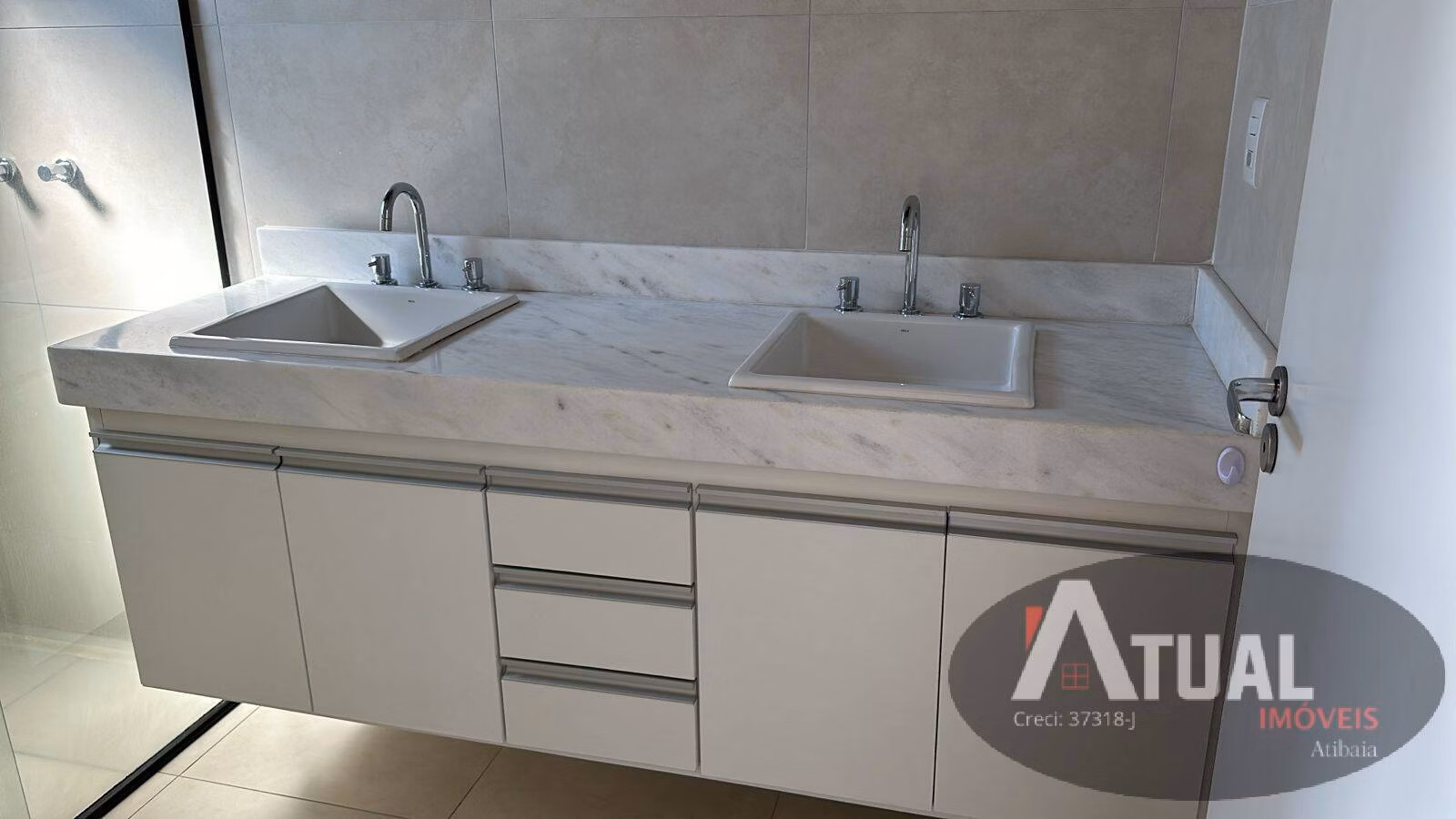 Casa de 290 m² em Atibaia, SP