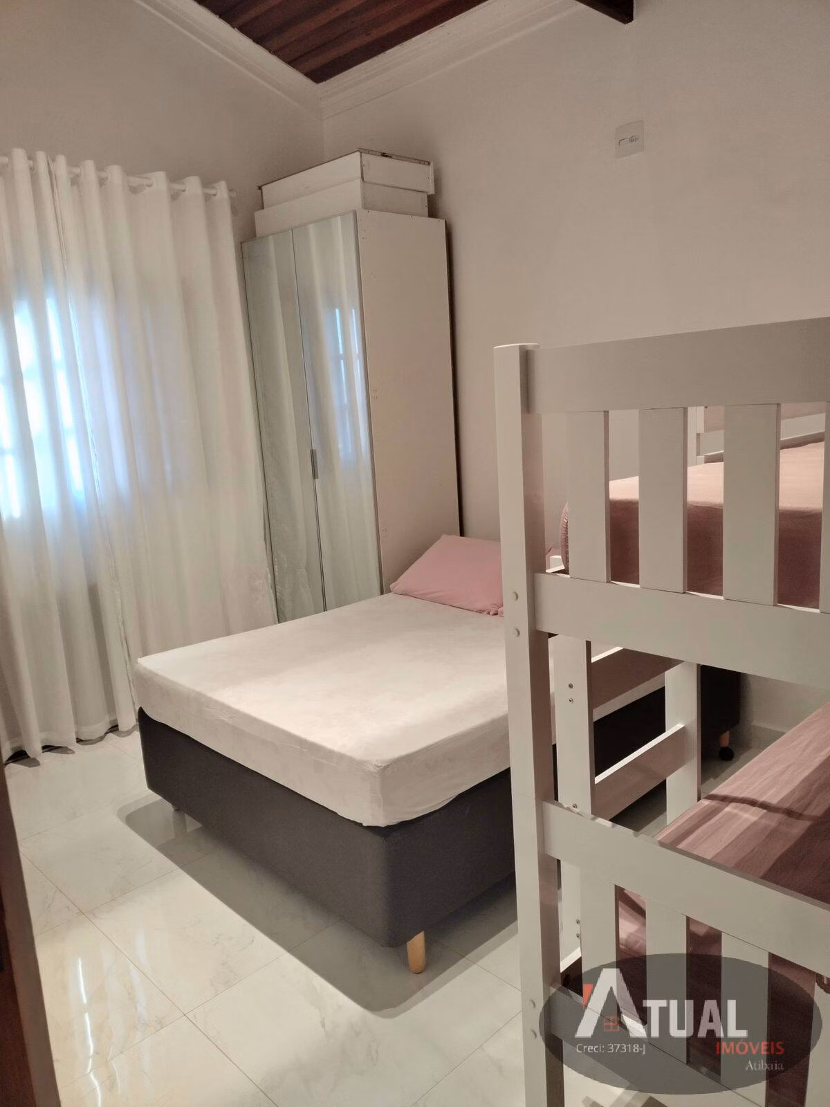 Casa de 2.422 m² em Atibaia, SP