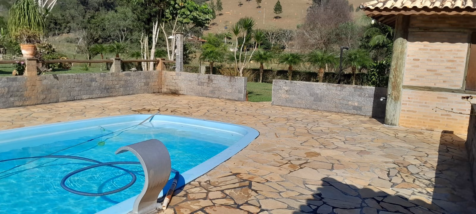 Chácara de 8.895 m² em Paraibuna, SP