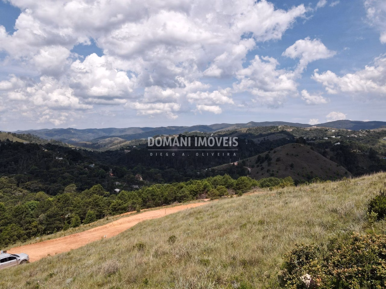 Terreno de 1,060 m² em Campos do Jordão, SP