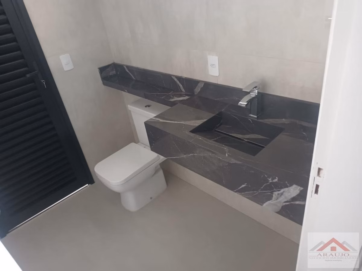 Casa de 270 m² em Hortolândia, SP