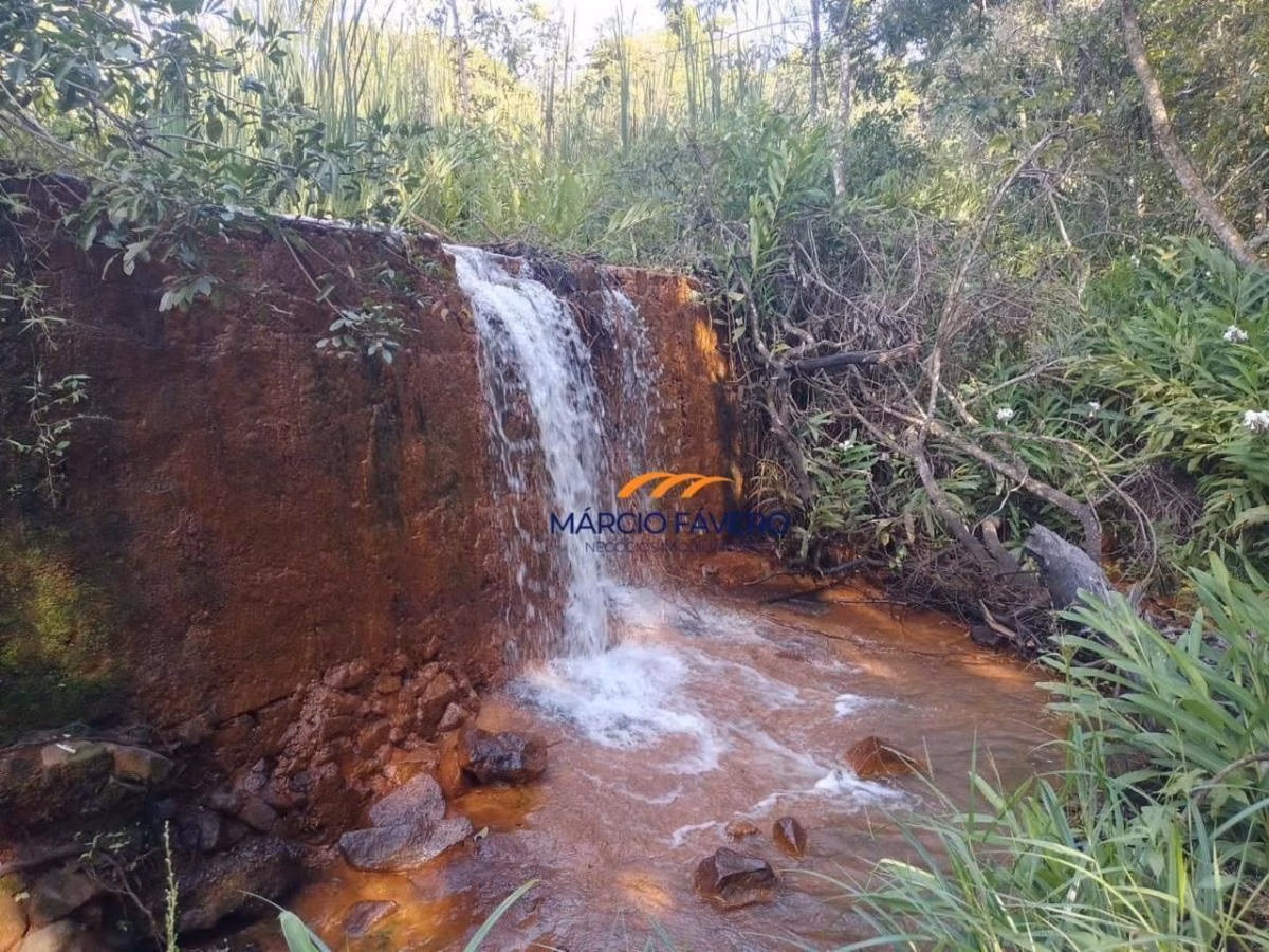 Farm zum Verkauf von 121 ha in Santa Cruz da Esperança, SP