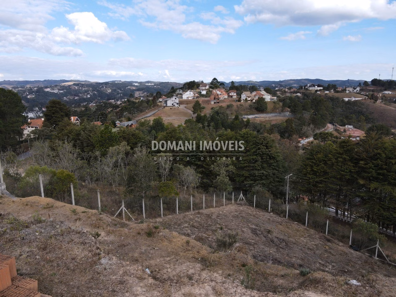 Terreno de 1,200 m² em Campos do Jordão, SP