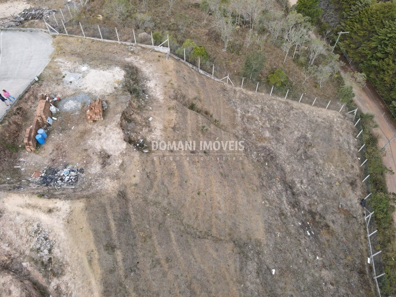 Terreno de 1,200 m² em Campos do Jordão, SP