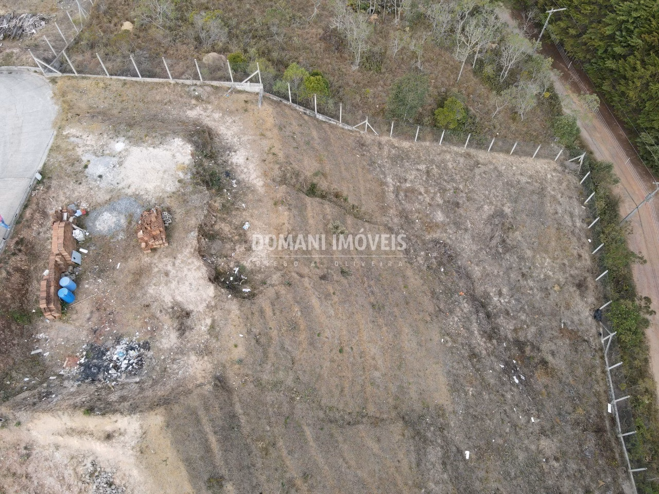Terreno de 1,200 m² em Campos do Jordão, SP