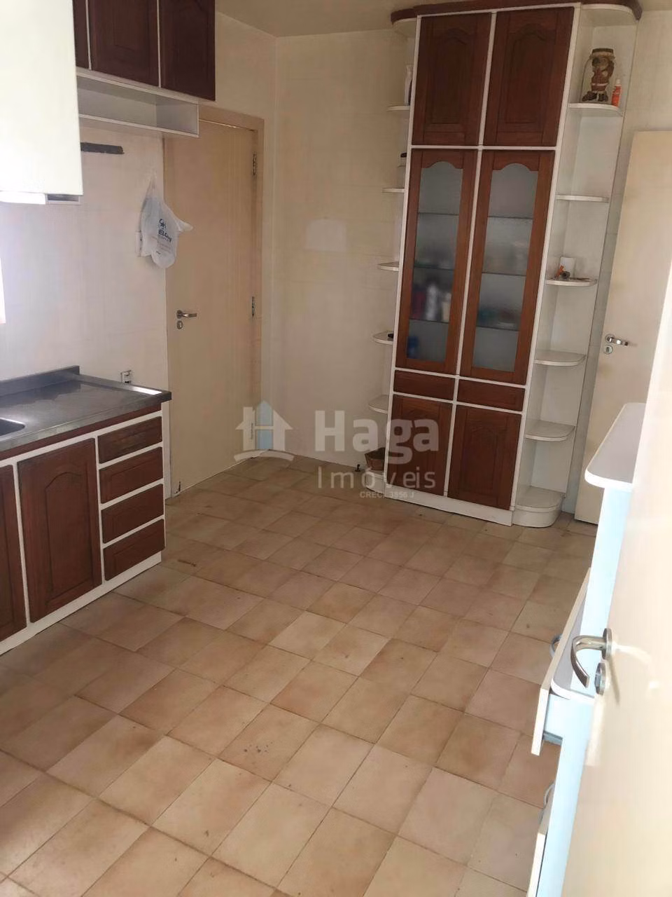 Casa de 595 m² em Brusque, SC