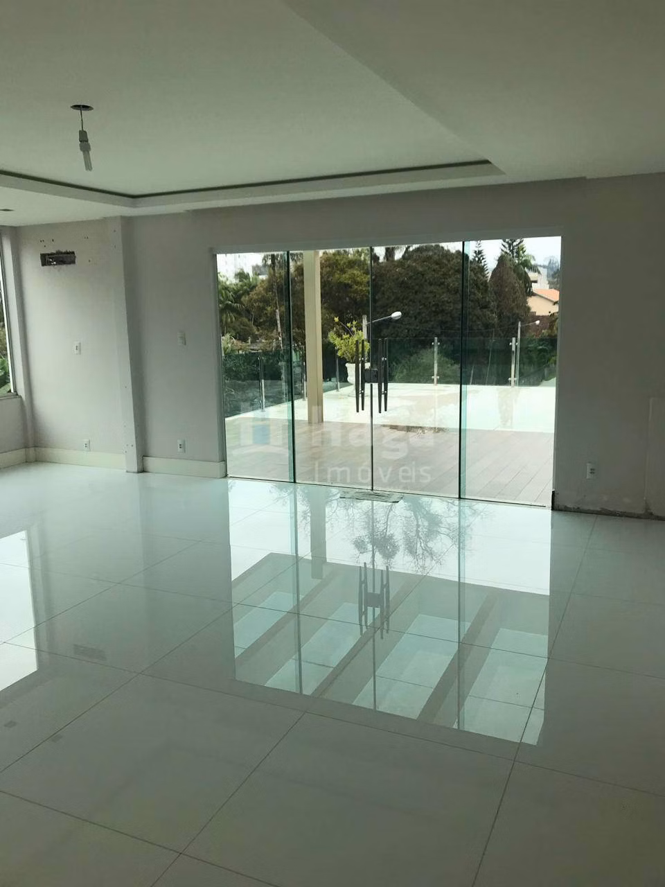 Casa de 595 m² em Brusque, SC