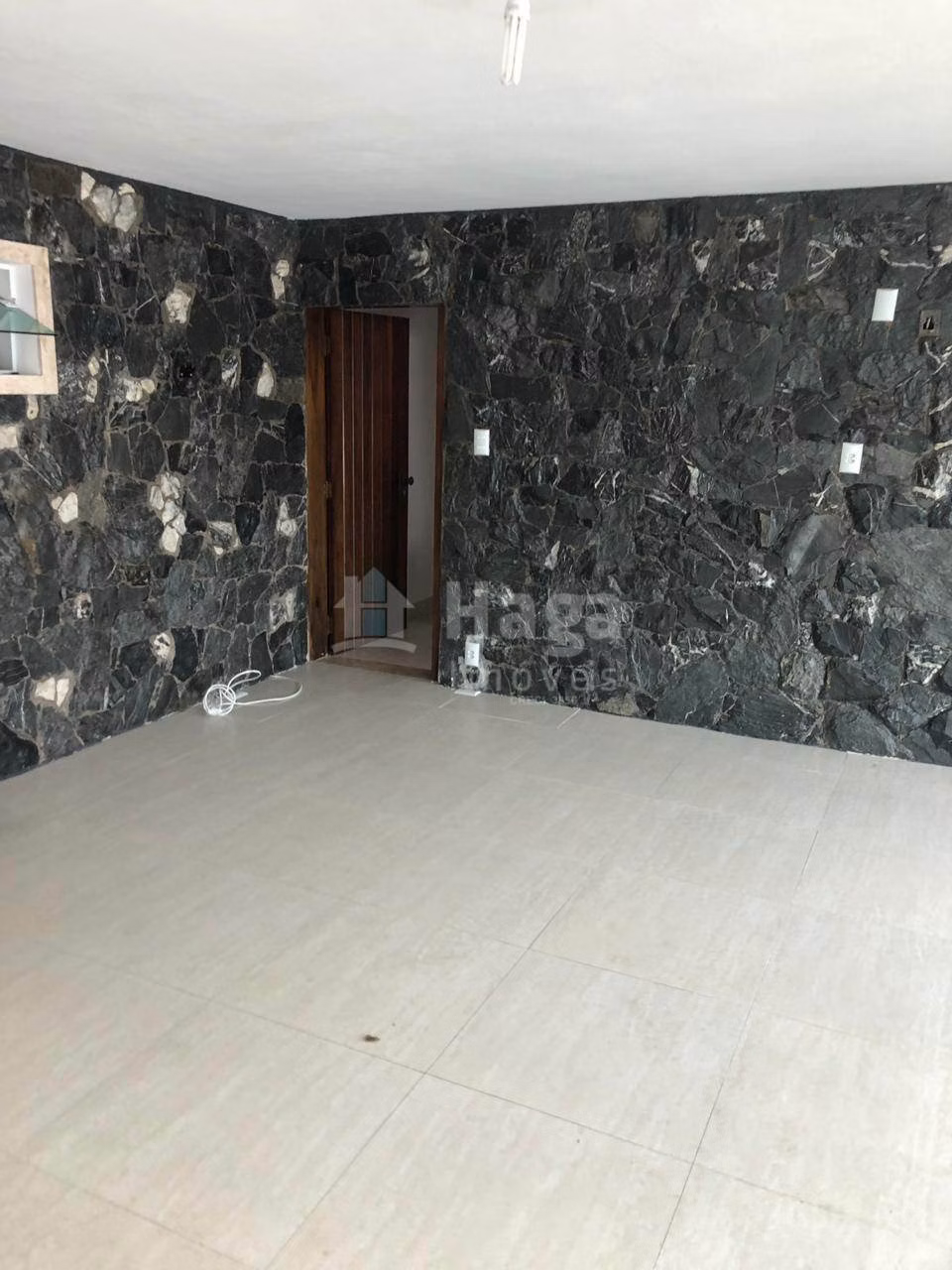 Casa de 595 m² em Brusque, SC