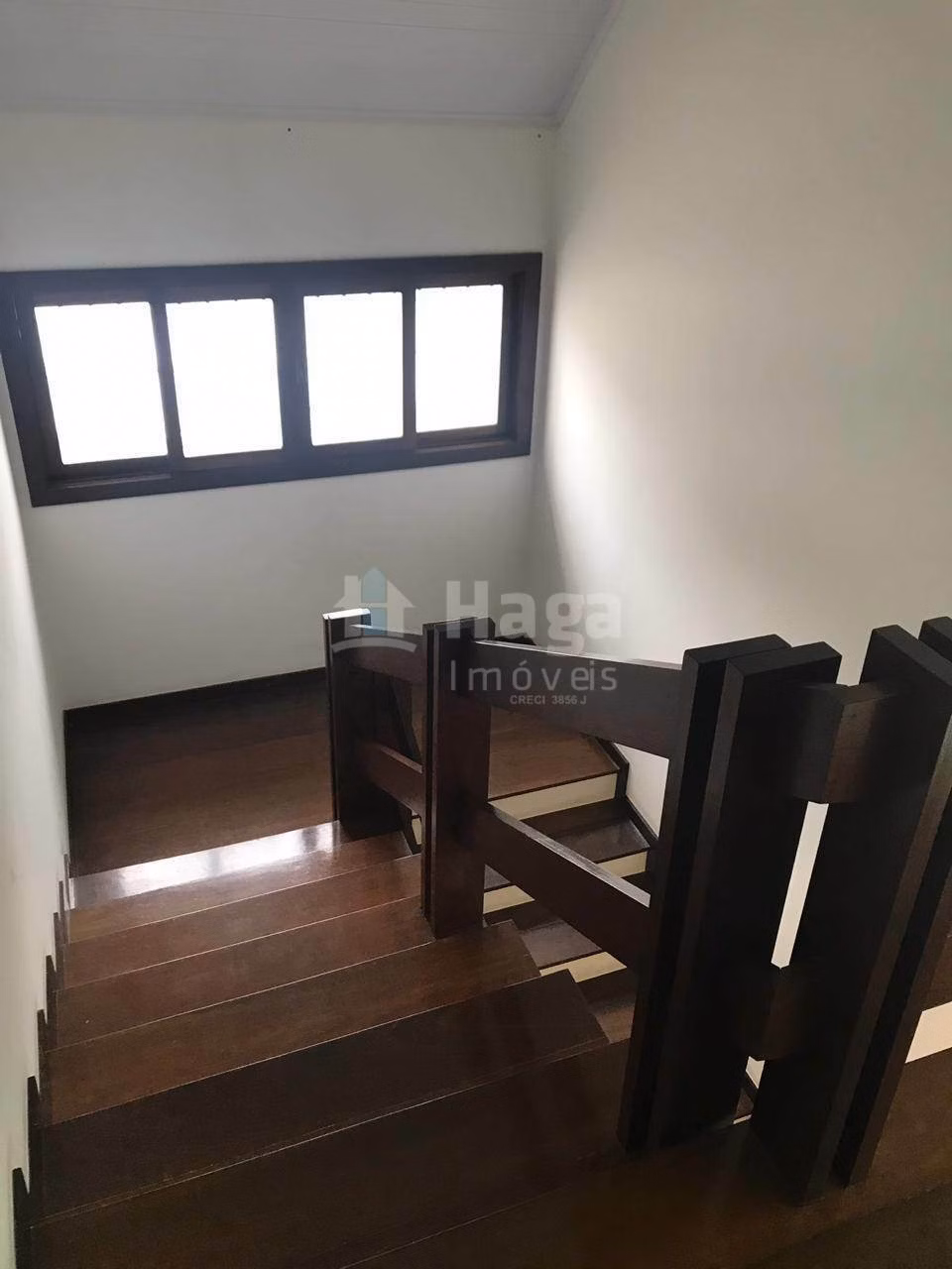Casa de 595 m² em Brusque, SC