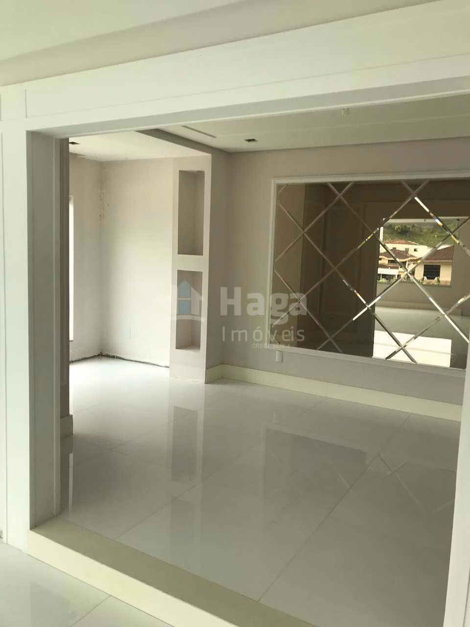 Casa de 595 m² em Brusque, SC