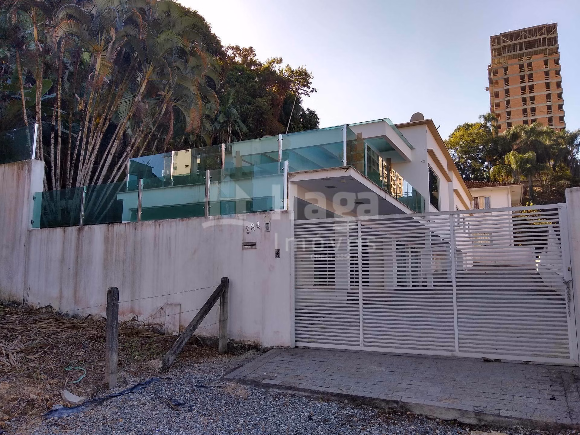 Casa de 595 m² em Brusque, SC