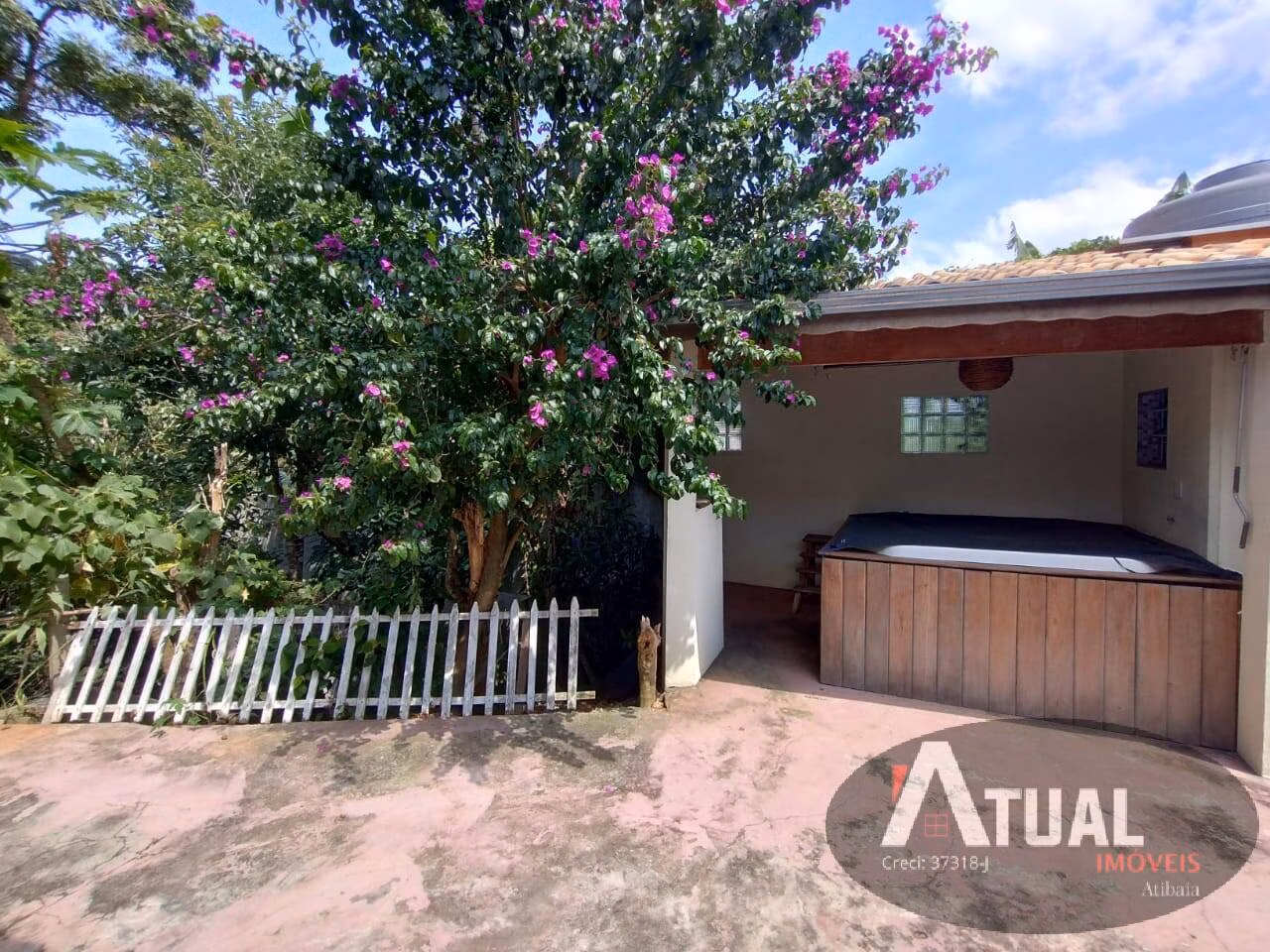 Casa de 250 m² em Mairiporã, SP