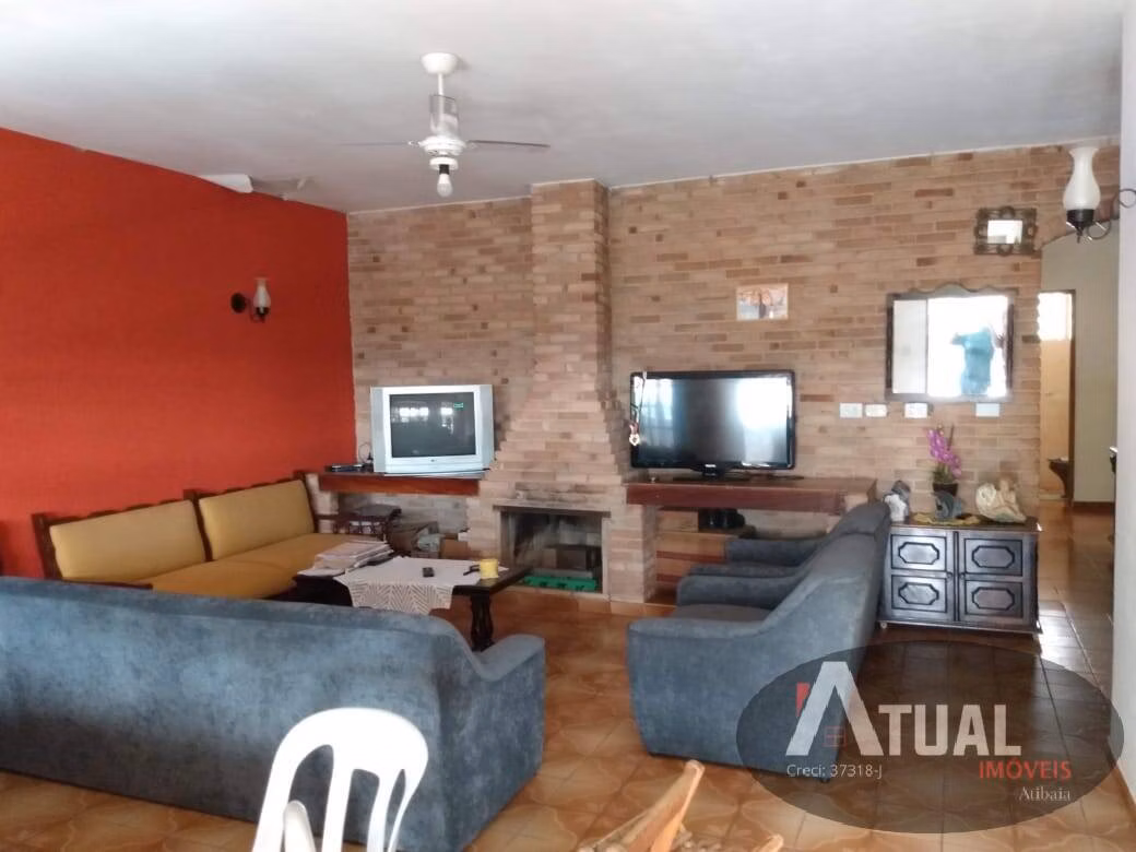Casa de 360 m² em Atibaia, SP