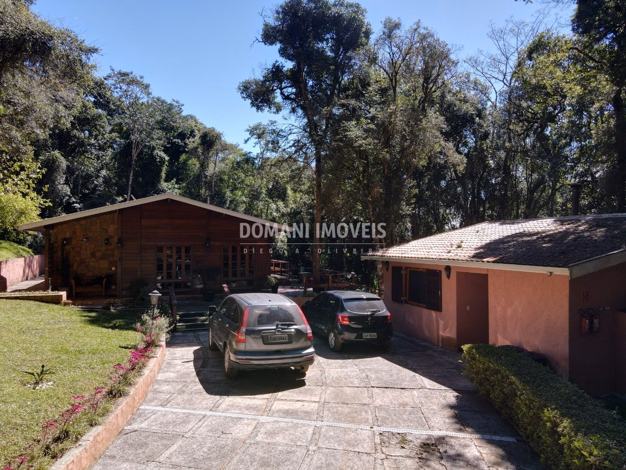 Casa de 2,640 m² em Campos do Jordão, SP