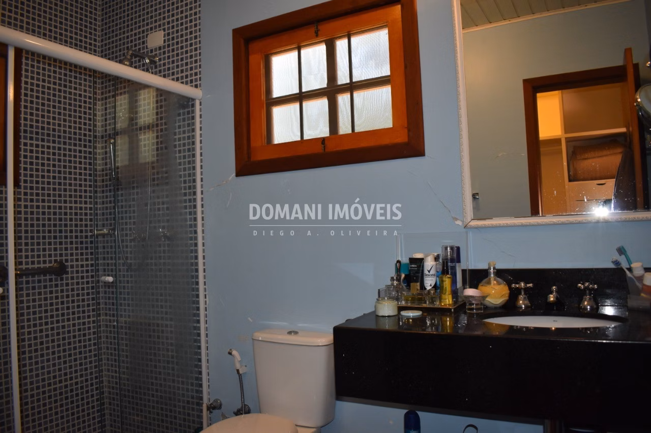 Casa de 2,640 m² em Campos do Jordão, SP