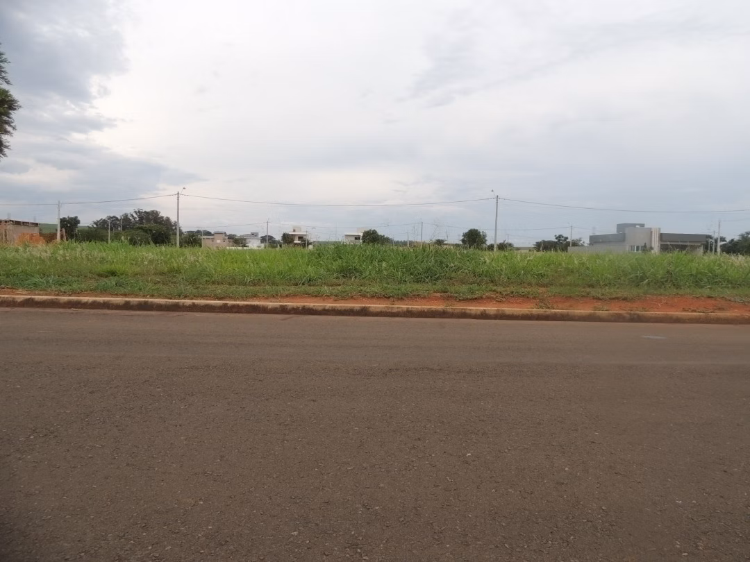 Terreno de 300 m² em Rio das Pedras, SP