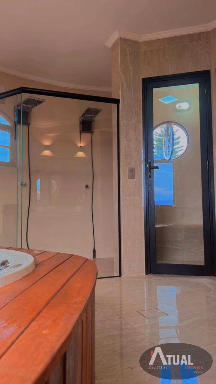 Casa de 1.355 m² em Mairiporã, SP