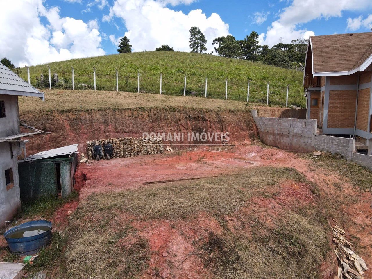 Terreno de 460 m² em Campos do Jordão, SP