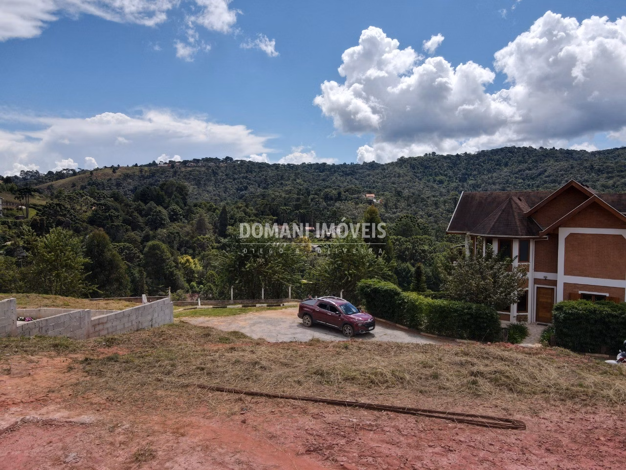 Terreno de 460 m² em Campos do Jordão, SP