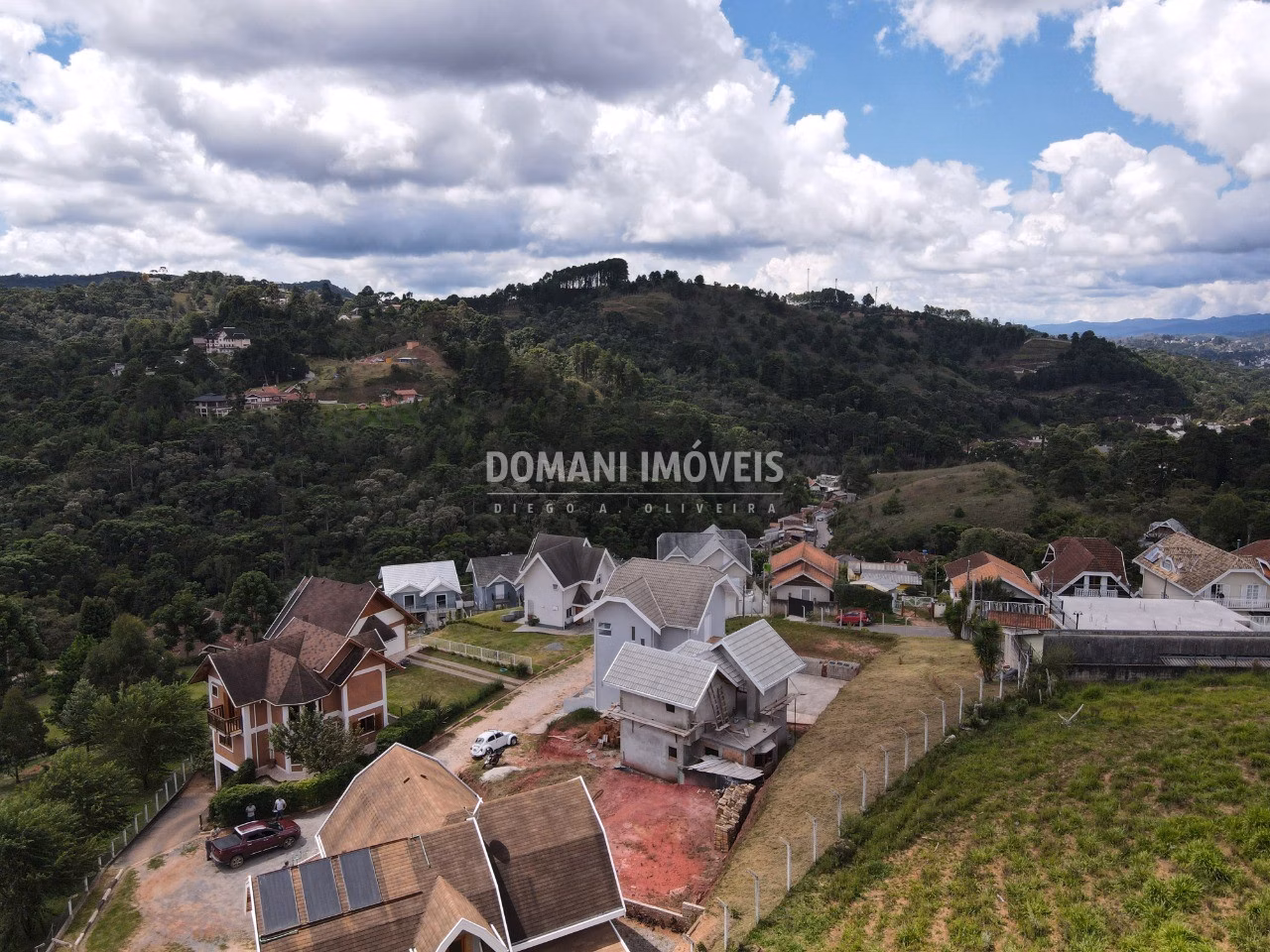 Terreno de 460 m² em Campos do Jordão, SP