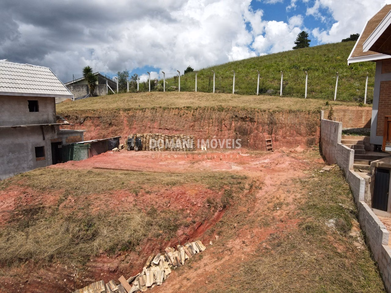 Terreno de 460 m² em Campos do Jordão, SP