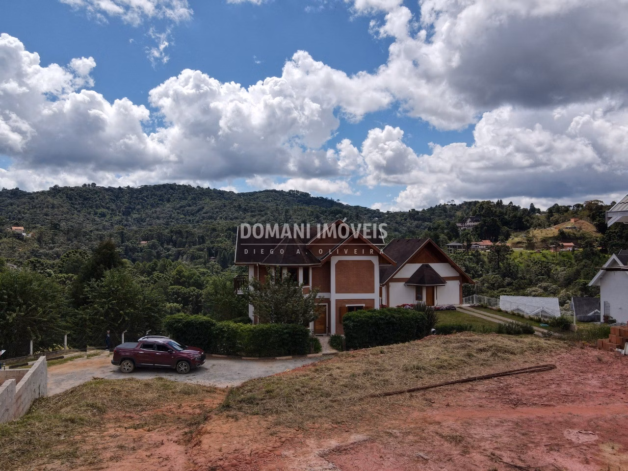 Terreno de 460 m² em Campos do Jordão, SP