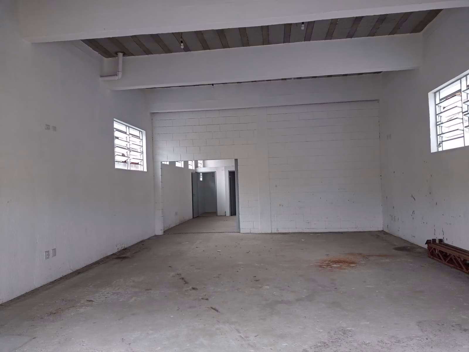 Comercial de 300 m² em São José dos Campos, SP