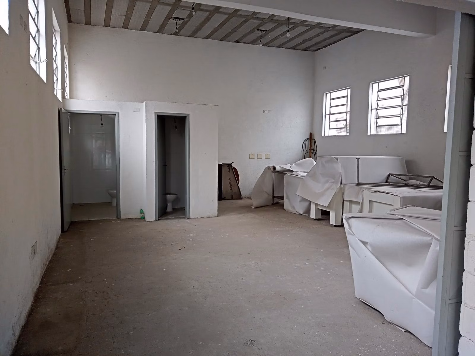 Comercial de 300 m² em São José dos Campos, SP