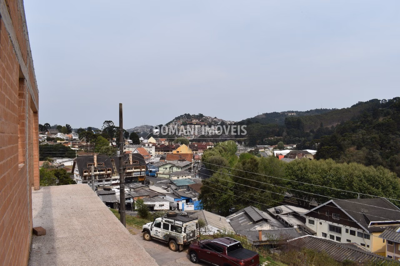 Casa de 410 m² em Campos do Jordão, SP