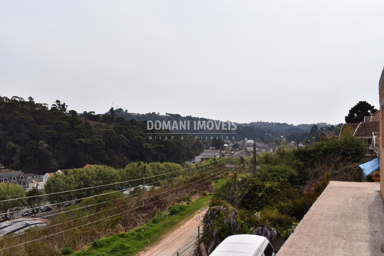 Casa de 410 m² em Campos do Jordão, SP
