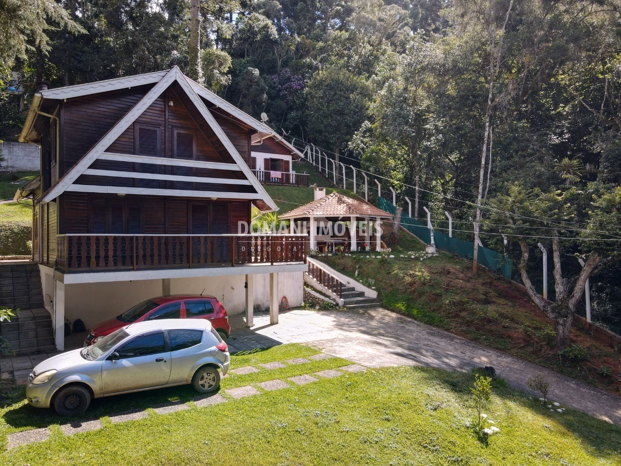 Casa de 1.010 m² em Campos do Jordão, SP