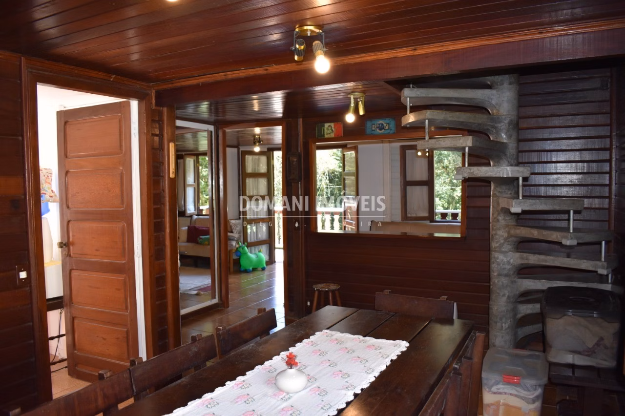 Casa de 1.010 m² em Campos do Jordão, SP