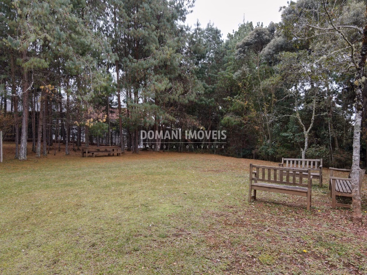 Casa de 7,590 m² em Campos do Jordão, SP