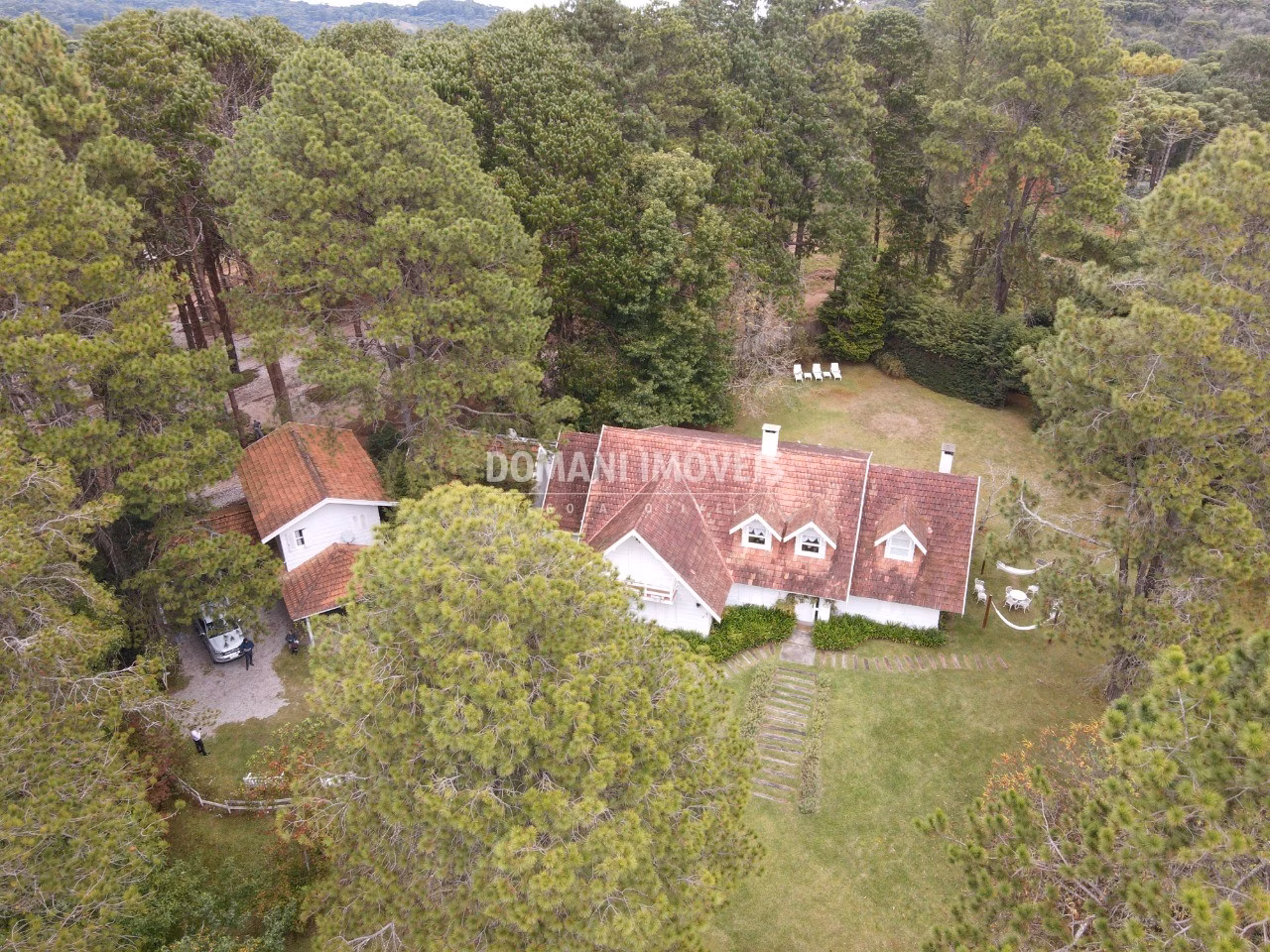 Casa de 7,590 m² em Campos do Jordão, SP
