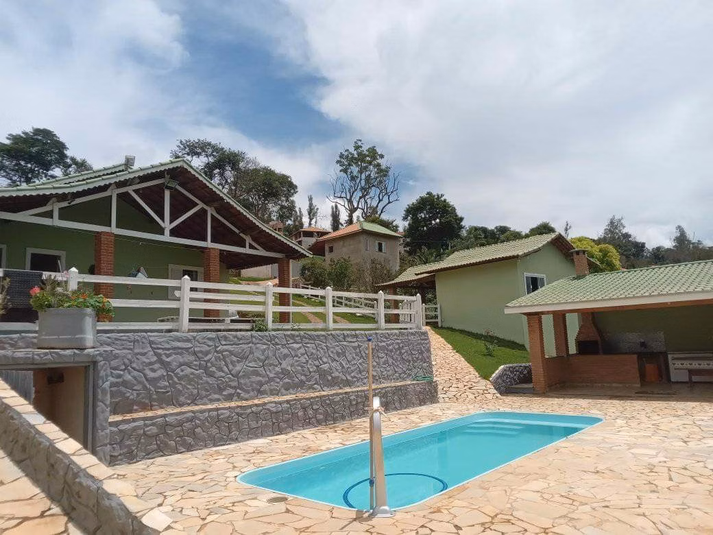 Chácara de 2.000 m² em Brazópolis, MG