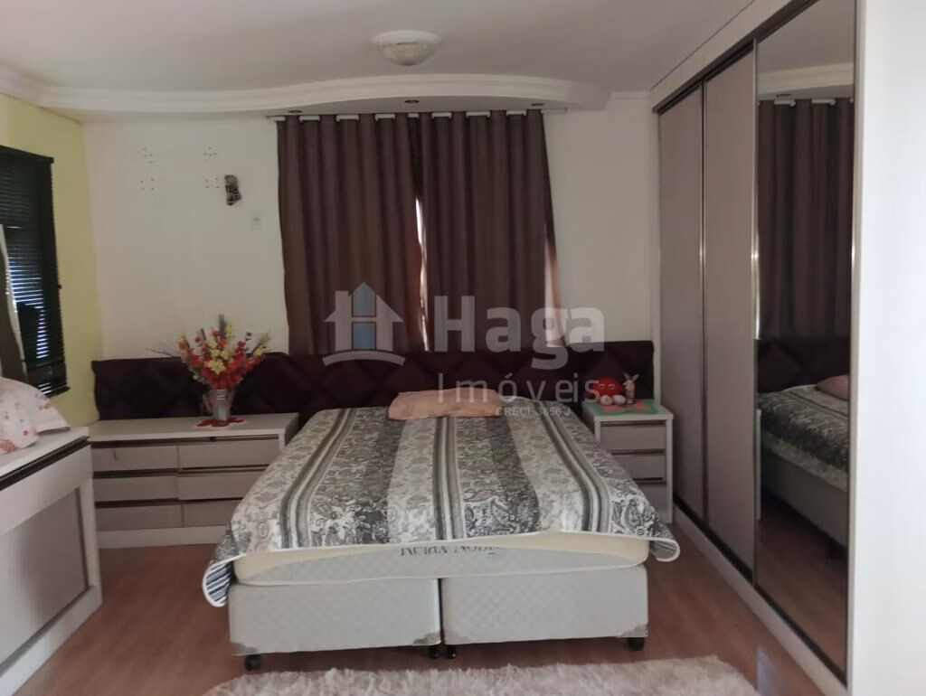 Casa de 800 m² em Nova Trento, SC