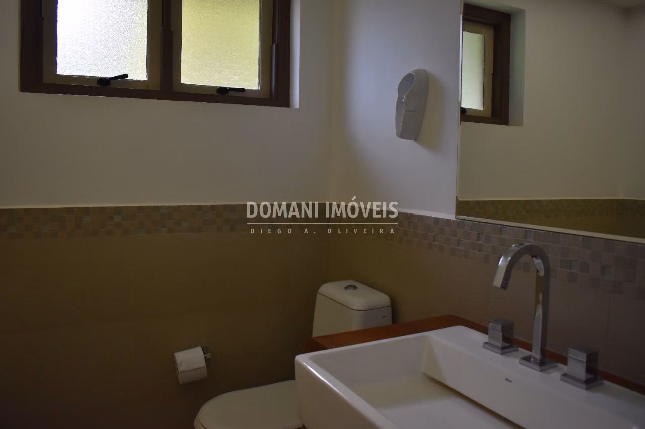 Casa de 3,530 m² em Campos do Jordão, SP