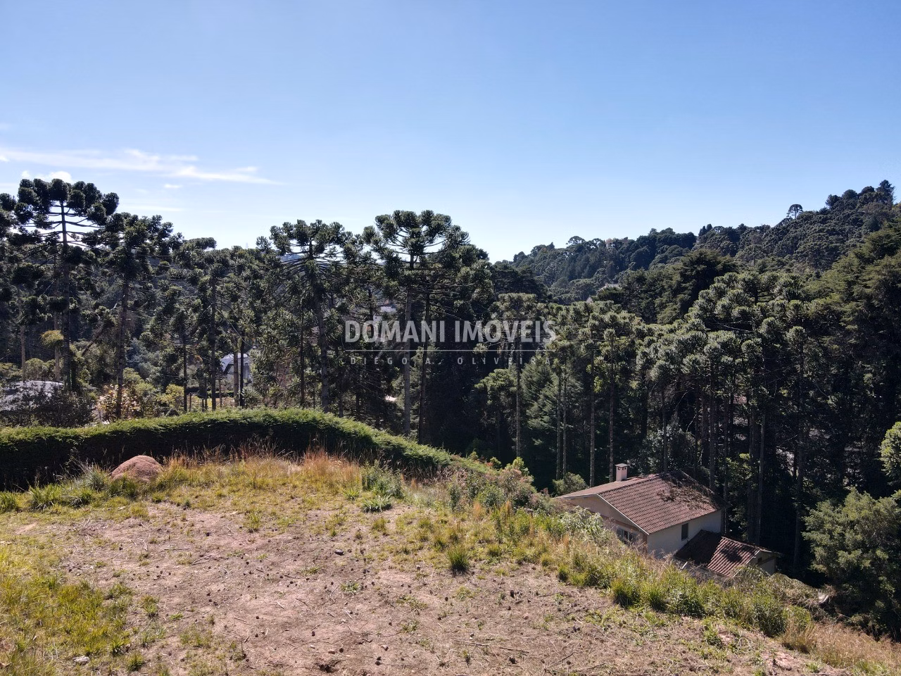 Terreno de 2,760 m² em Campos do Jordão, SP